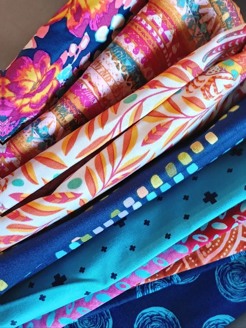 Fabric coordinating prints cotton = 3 yards  + buttons (set)